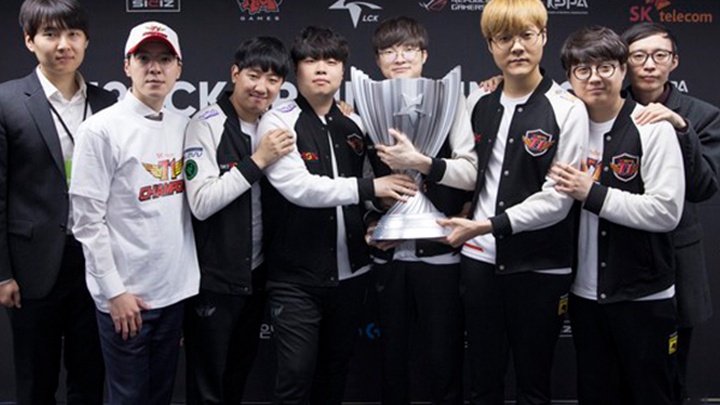 Ở LCK ( League of Legends Champions Korea ) T1 cũng đã dành rất nhiều danh hiệu vộ địch 